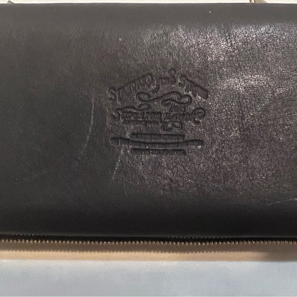 The superior labor Black Leather large zip box